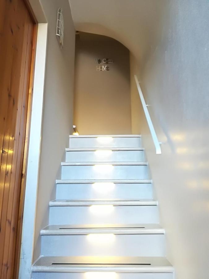 Ad Home Trani Bagian luar foto