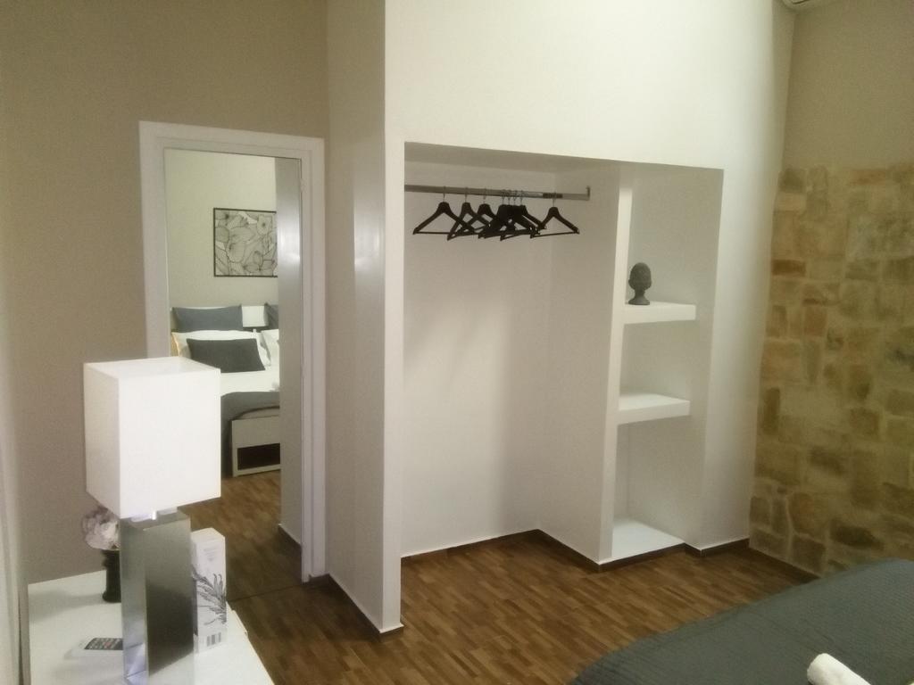 Ad Home Trani Bagian luar foto