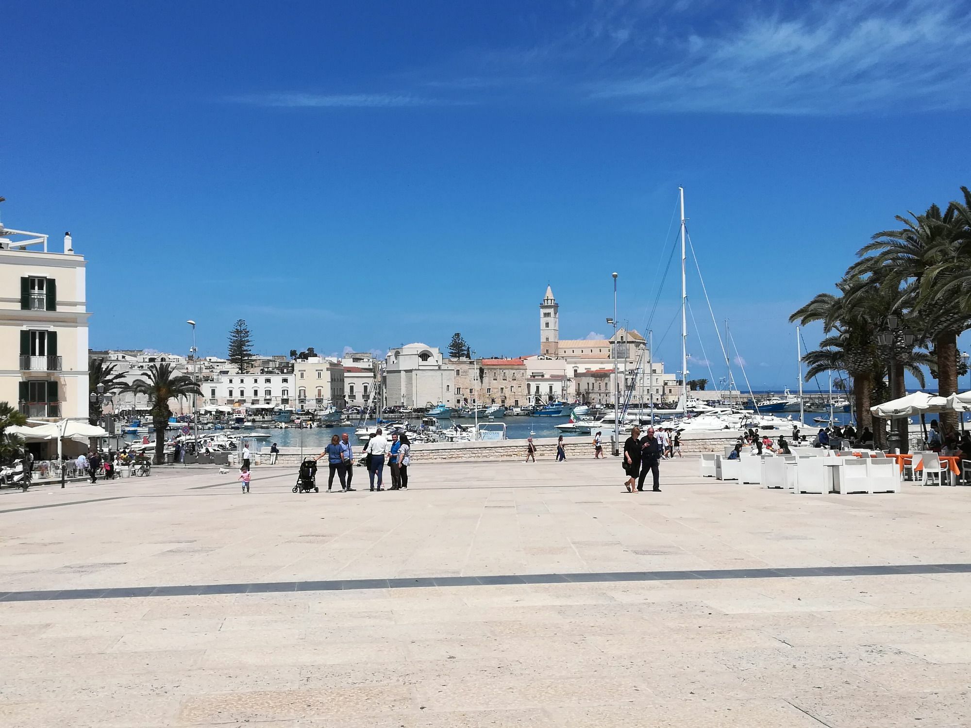 Ad Home Trani Bagian luar foto