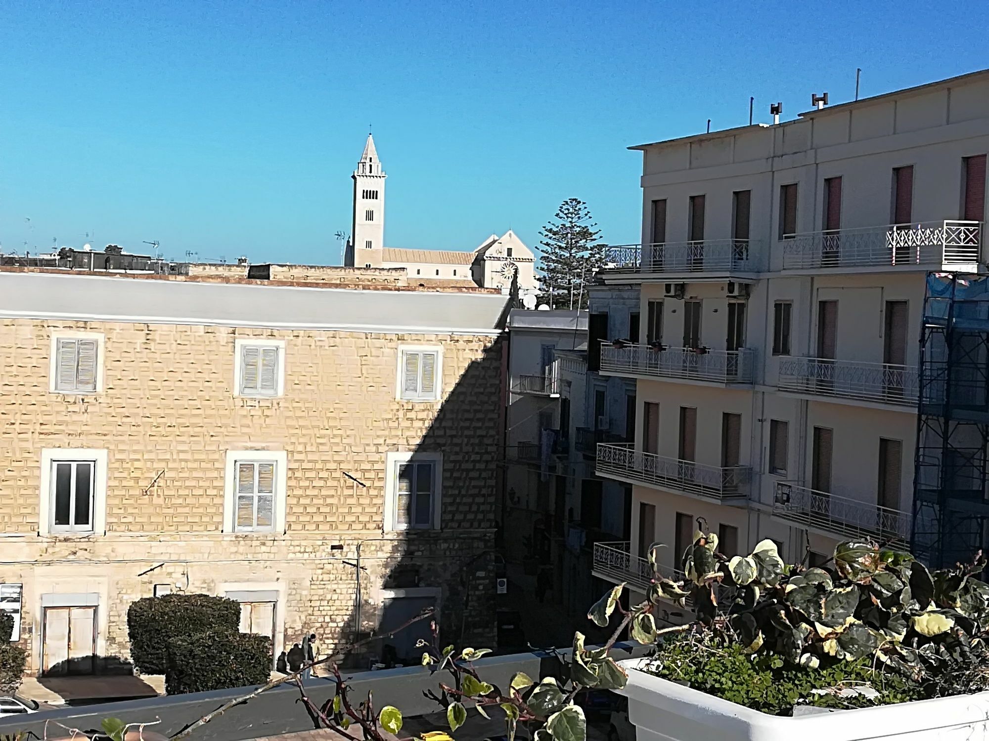 Ad Home Trani Bagian luar foto