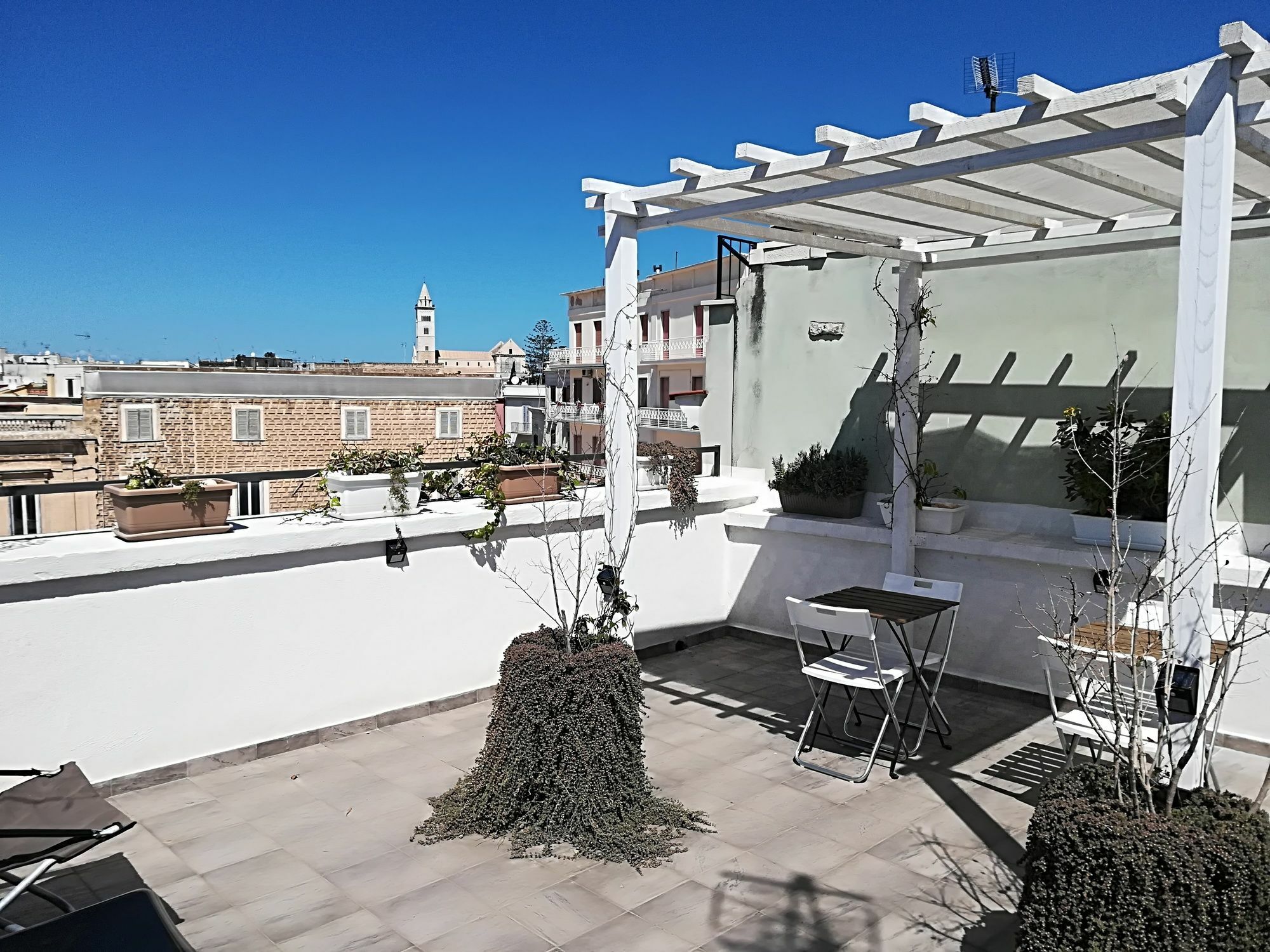 Ad Home Trani Bagian luar foto