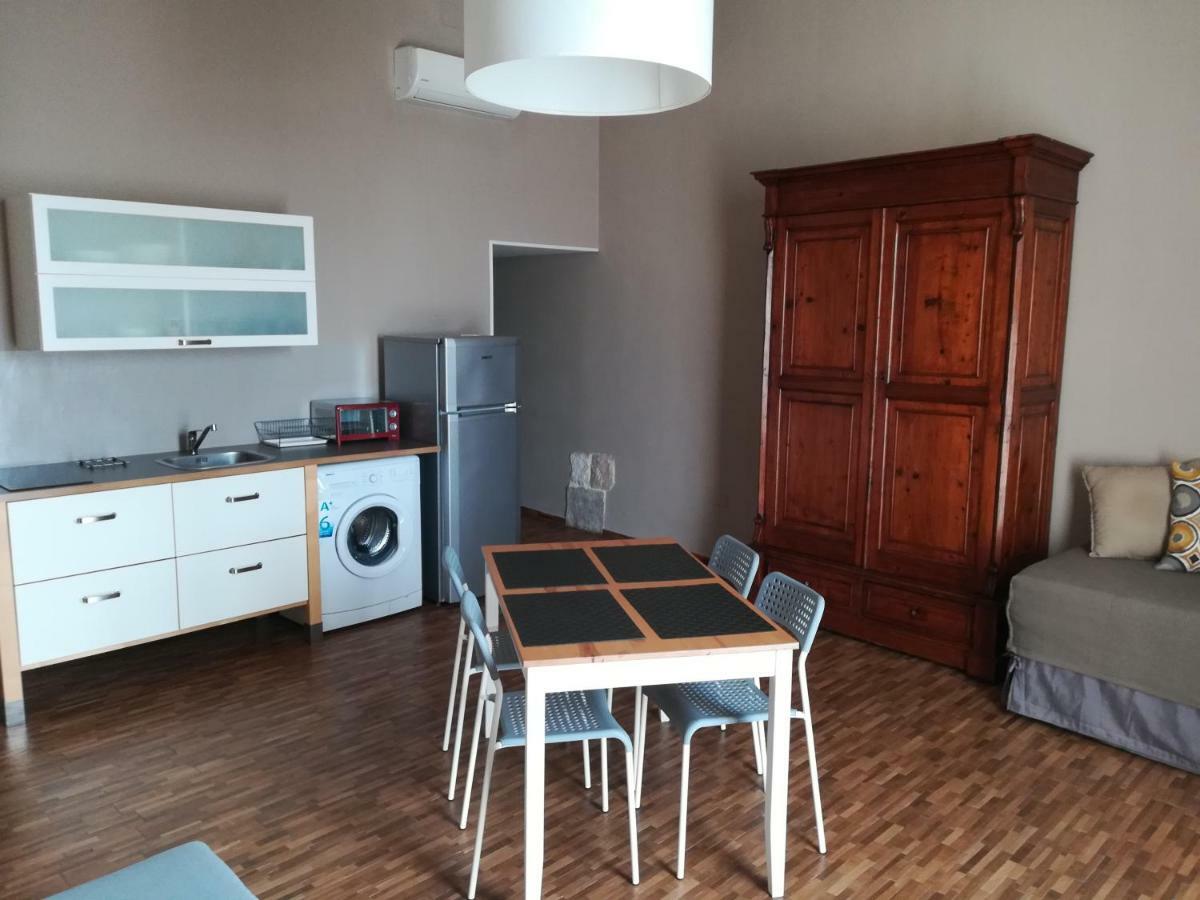 Ad Home Trani Bagian luar foto