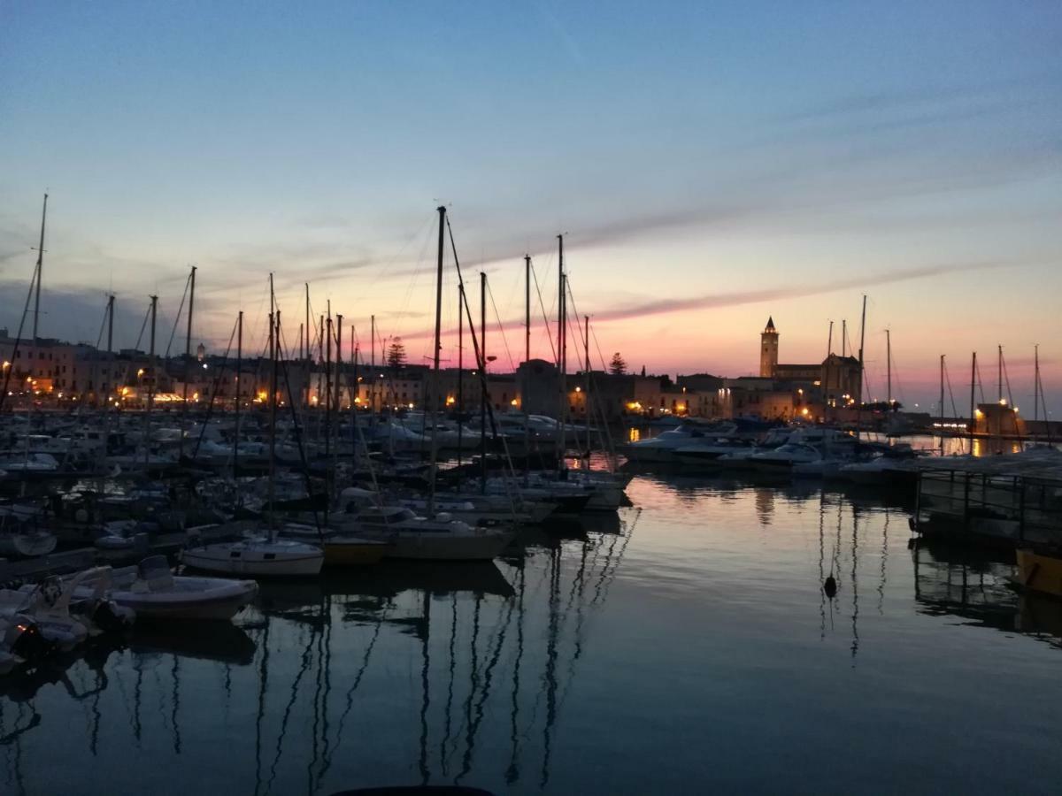 Ad Home Trani Bagian luar foto
